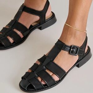 Dolce Vita Women's Black Strappy Mesh Fisherman Sandals